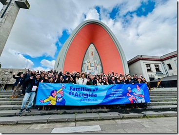 Familias de acogida &ntilde;uble